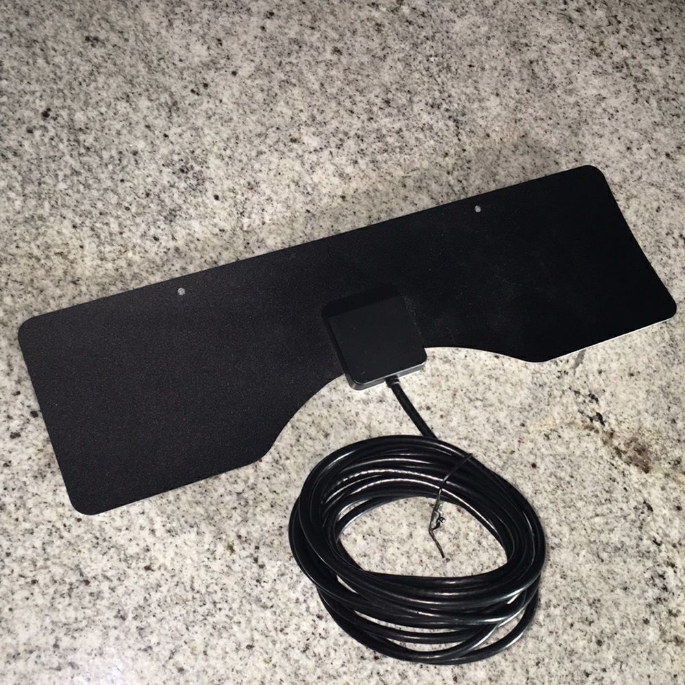 HD TV indoor Antenna - cut the cord for cable and get all the free channels